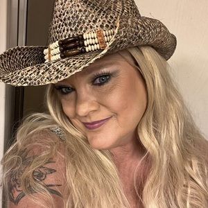 Meet your Posher, Wendy